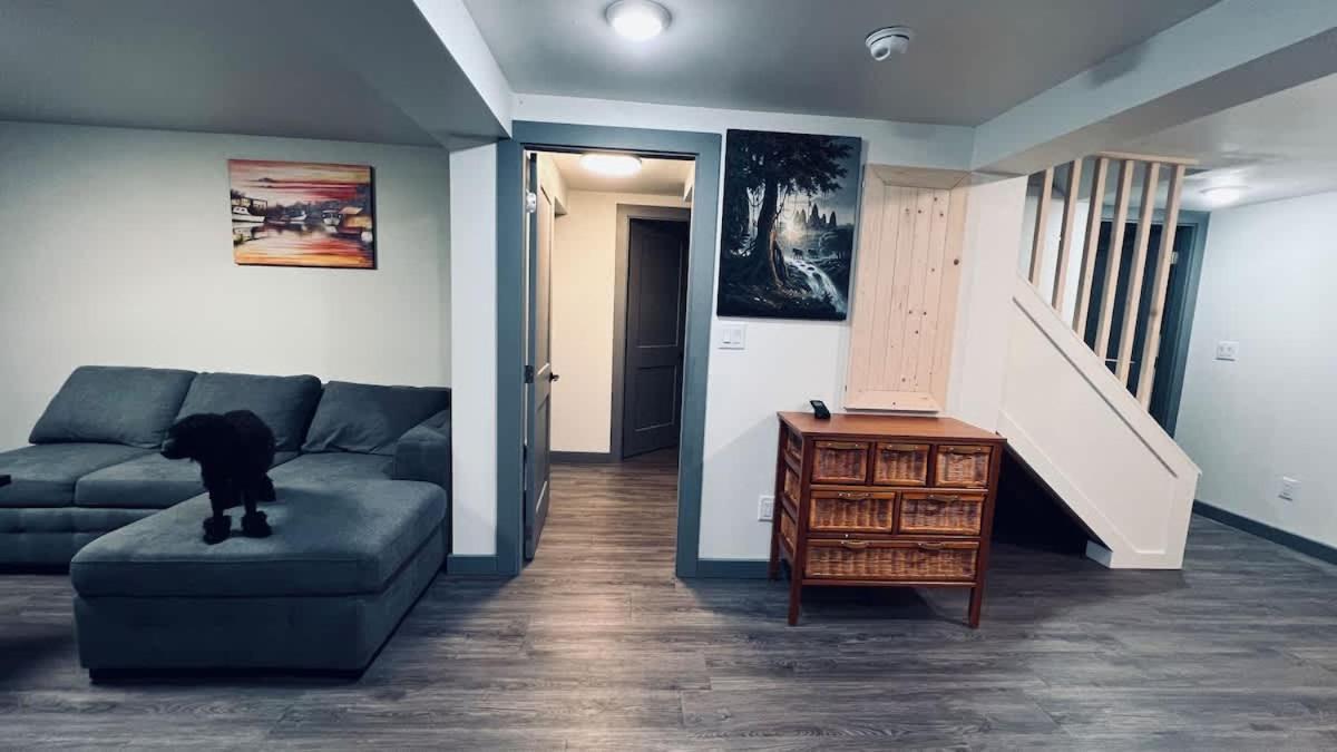 Tranquil Oasis 2 Bedroom Suite With Pool View Вікторія Екстер'єр фото